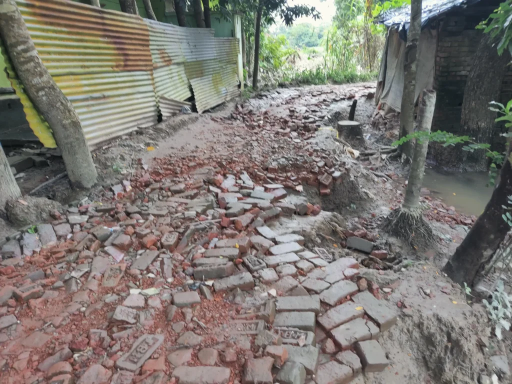 জনজীবনে চরম দুর্ভোগ