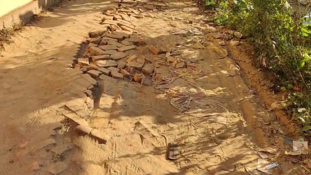 রাউজানে সড়ক উন্নয়ন